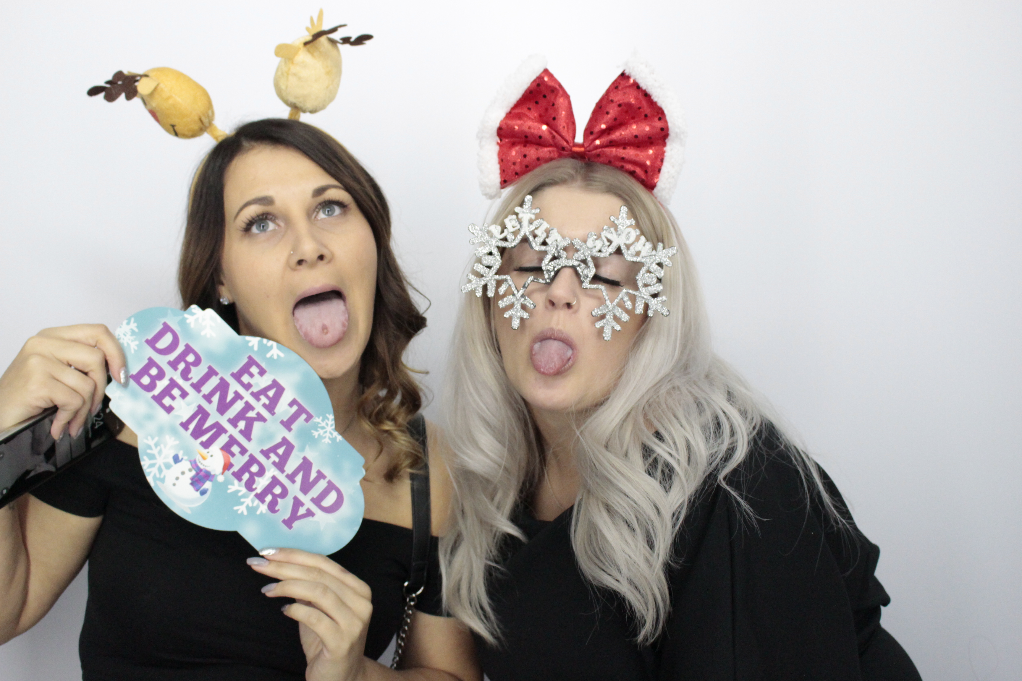 Fittleworth Medical Christmas Party | View more photos from the event at gallery.myphotoboothexperience.co.uk/u/MyPhotoBoothExperienceLtd/Fittleworth-Medical-Christmas-Party